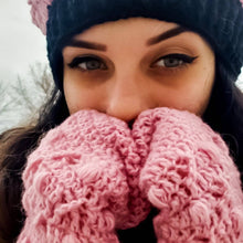 Load image into Gallery viewer, X's and O's Beanie and Mittens Crochet Pattern