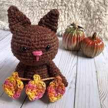 Load image into Gallery viewer, Amigurumi Crochet Cat Kit
