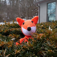 Load image into Gallery viewer, DIY Fox Stuffed Animal Knit &amp; Crochet Kit

